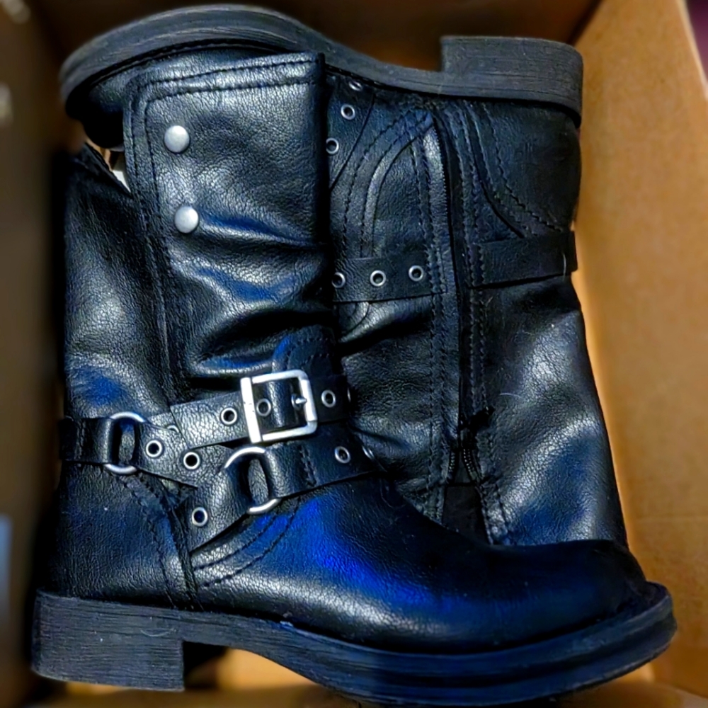 Women's size 7 black boots
